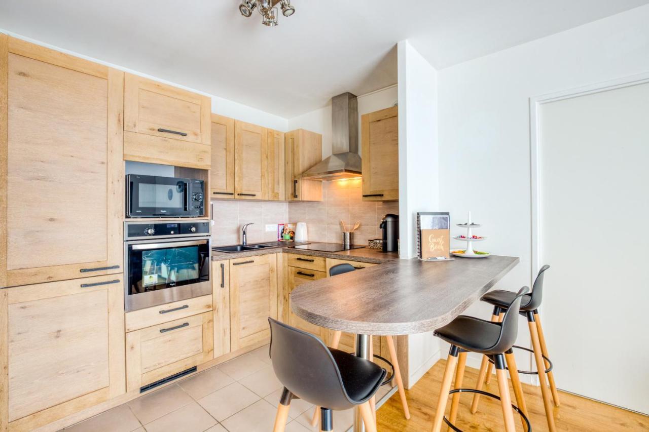 J-Mo Home - Chessy - Magnifique Vue Sur Le Chateau Екстериор снимка