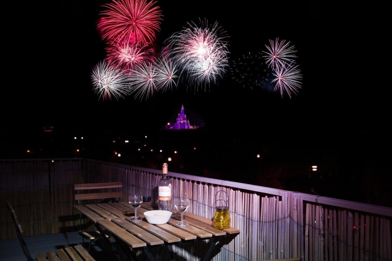 J-Mo Home - Chessy - Magnifique Vue Sur Le Chateau Екстериор снимка